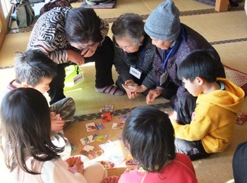 福田南地区にて　サロンと保育園の交流