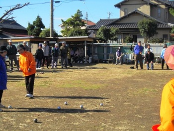 青空の下、ペタンク大会