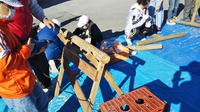 1椎茸の菌打ち作業　都田小学校　豊岡小学校　都田南小学校