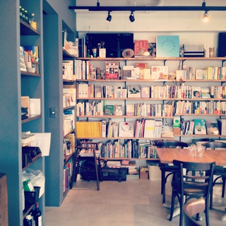 BOOKSTORE CAFE