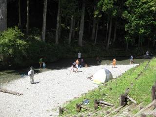 賑わっています