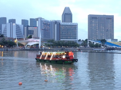 シンガポール