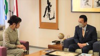 鈴木康友市長に受賞報告！ 2021/12/28 14:25:59