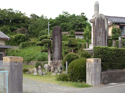 日泰寺型戦争紀念碑をめぐる⑦　静岡県袋井市山崎《紀念碑》