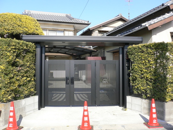 立派な和風門