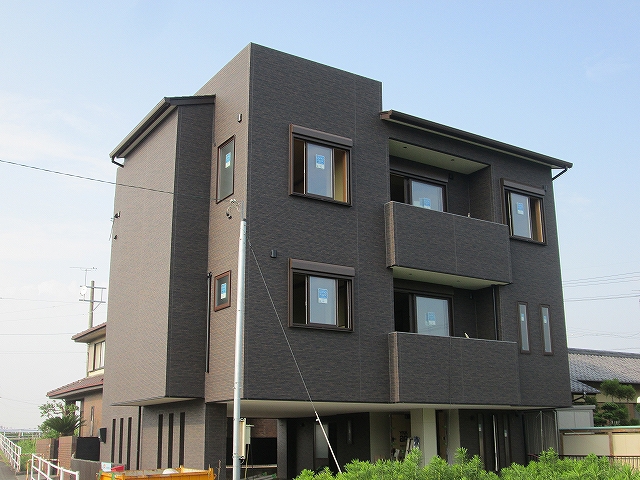 磐田市　“地震に強い　重量鉄骨造住宅”　足場がとれました！