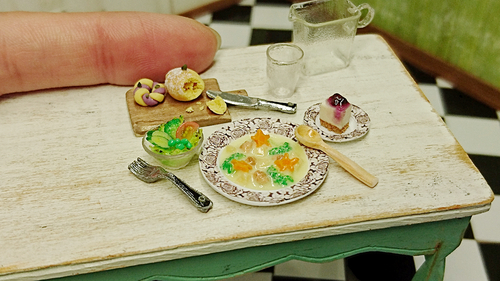 ﾐﾆﾁｭｱ クリームシチュー サラダ レアチーズケーキ