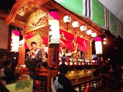★御殿屋台に花火★