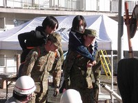 ★防災訓練に自衛隊が★ 2013/12/02 07:35:13