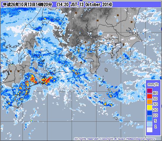 とりあえず雨戸は全部閉めた