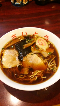 ∞店内でラーメン( ´∀｀)∞ 2013/10/05 19:47:37