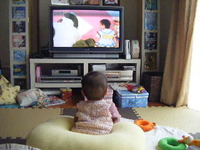 テレビにくぎづけ 2010/10/29 08:42:24