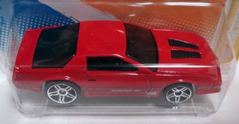 シボレーカマロ IROC-Zは赤です