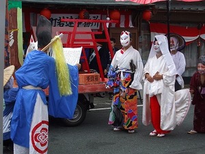 ★水窪祭、ただ今仮装大会★