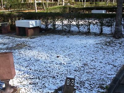 ★春から一転、雪化粧★