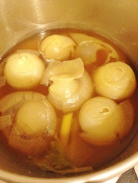 Let's eat! | ことこと煮る玉ねぎスープ。 2014/12/11 12:34:45
