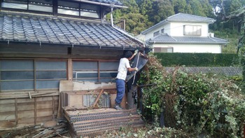 解体始まりました。