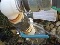 水道管が破裂。 2012/02/03 18:56:02
