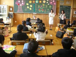 新一年生、入学。