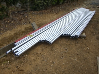 小屋作りの為の資材を買いにいきました。