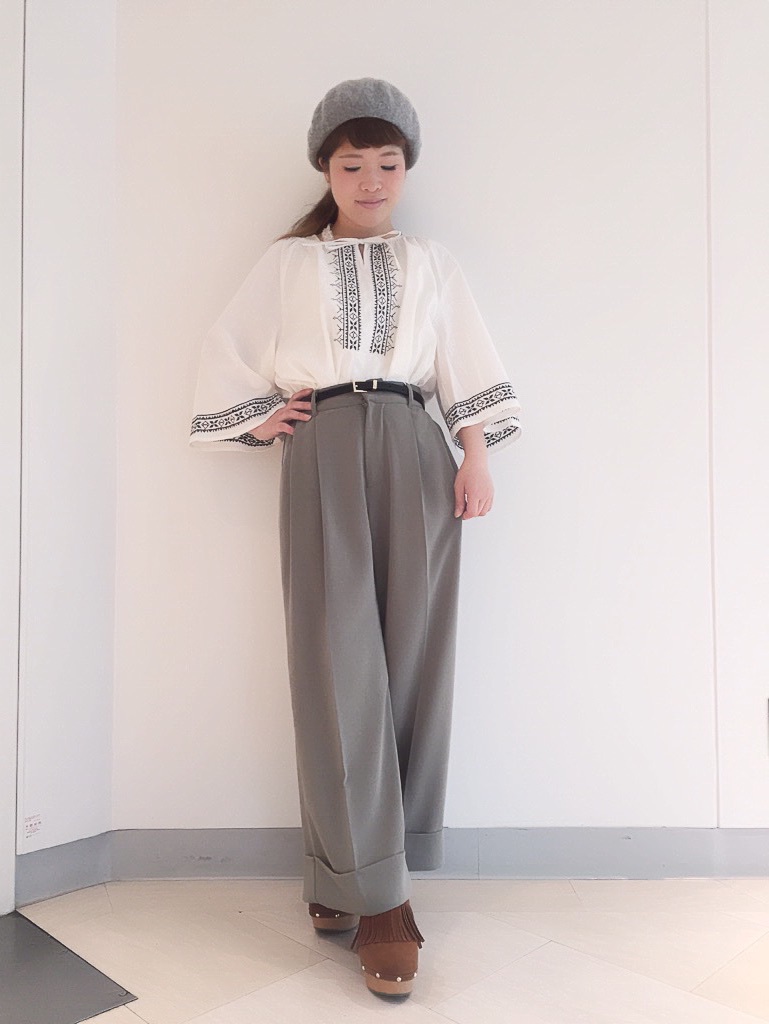 刺繍ブラウス入荷♪