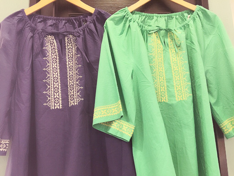 刺繍ブラウス入荷♪