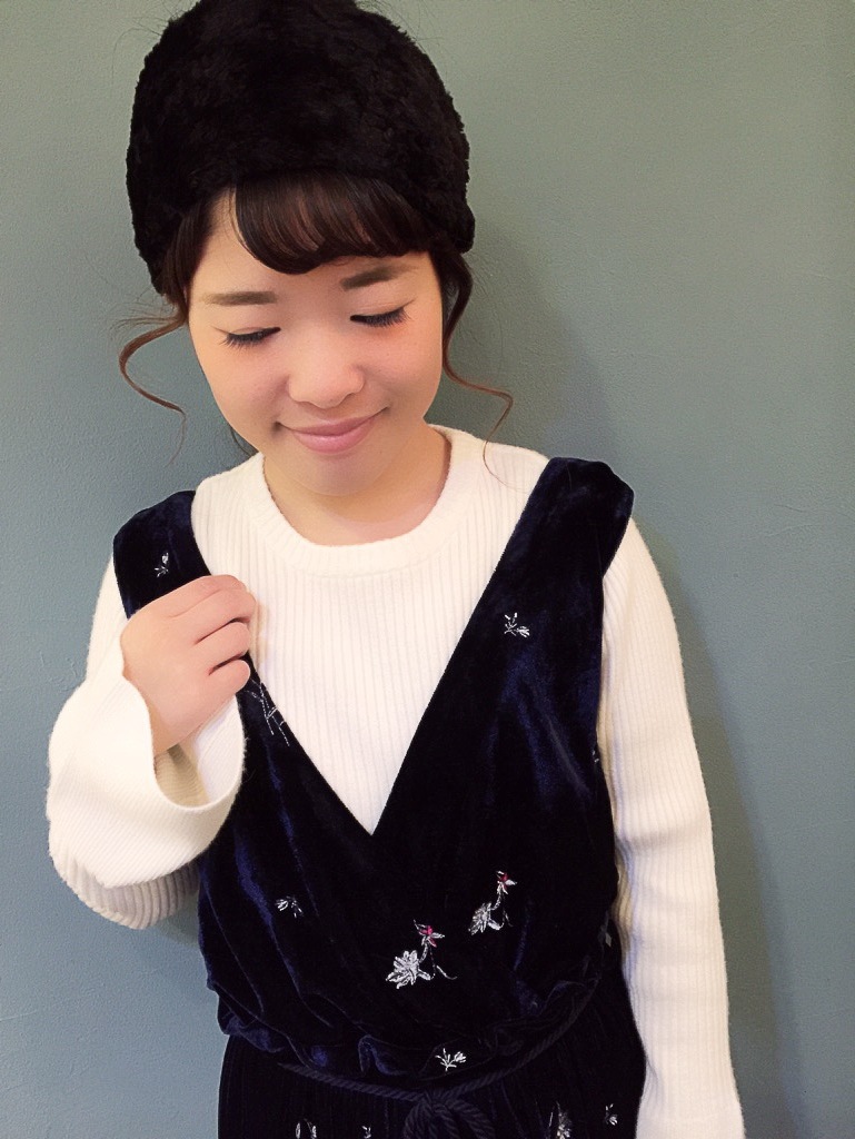 ベロア刺繍ワンピ♪