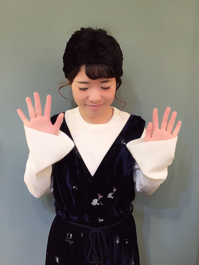 ベロア刺繍ワンピ♪