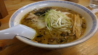 自動車街すぐ近くにあるラーメン屋　大喜の特製大喜らぁめんが個性的すぎる！