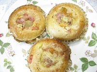 今日は、パンに卵に