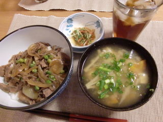 ボリューム満点！牛丼！