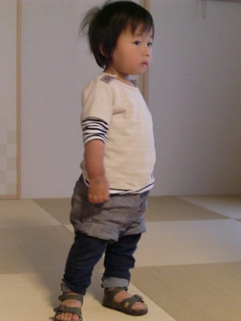 初サンダル♪