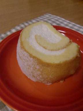 ロールケーキの、みみ。