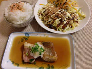 今日の夕食は・・・お魚定食～！