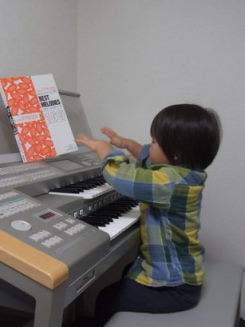 エレクトーンに夢中！！