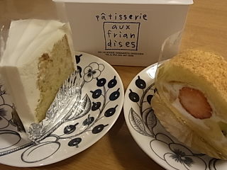 公園帰り、スイーツのお店を探して・・・