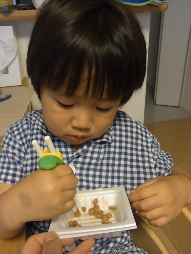 お箸トレーニング＆食事のイヤイヤ期・・・。
