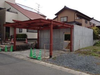 鉄骨ガレージ。