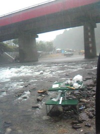 雨の中のバーベキュー 2009/08/18 20:44:27