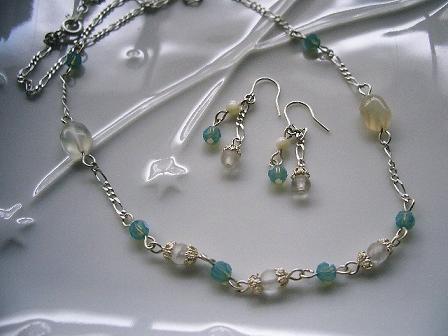 パシフィックオパールのマットシルバーネックレス＆ピアス