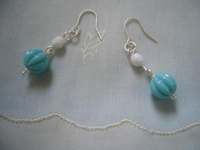 アクリルピアス