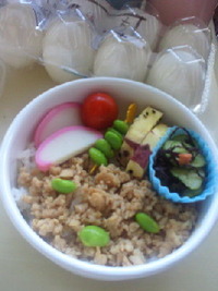 鶏そぼろ＆タマゴロウ 2011/09/29 07:38:16
