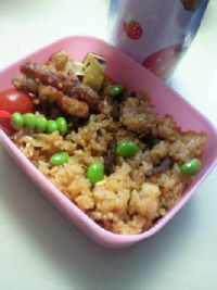 ビビンバチャーハン弁当 2011/10/06 06:48:17