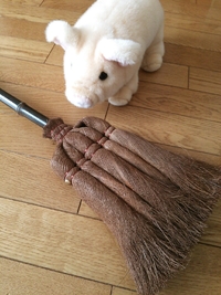 ほうき&茶ガラで掃除♪ 2013/01/09 12:41:12