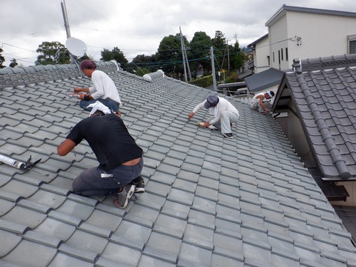 屋根瓦の台風対策