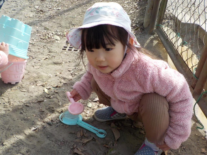 ２歳児さん公園遊びの様子