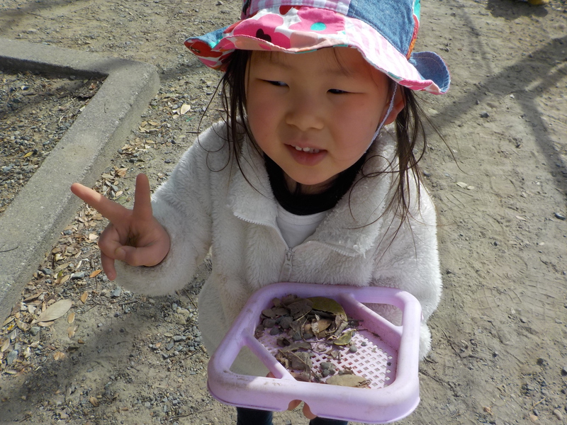 ２歳児さん公園遊びの様子