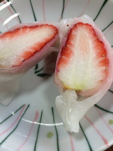 10年続く行列スイーツ！舘山寺しず花の「いちごの雫」は、ジューシーなイチゴが楽しめる和菓子♪