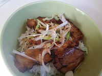 旬のネギでチャーシュー丼