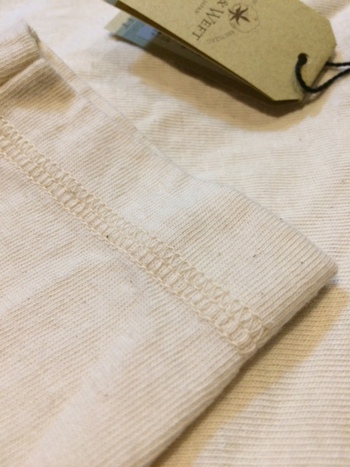 シンプルなロンT入荷です。